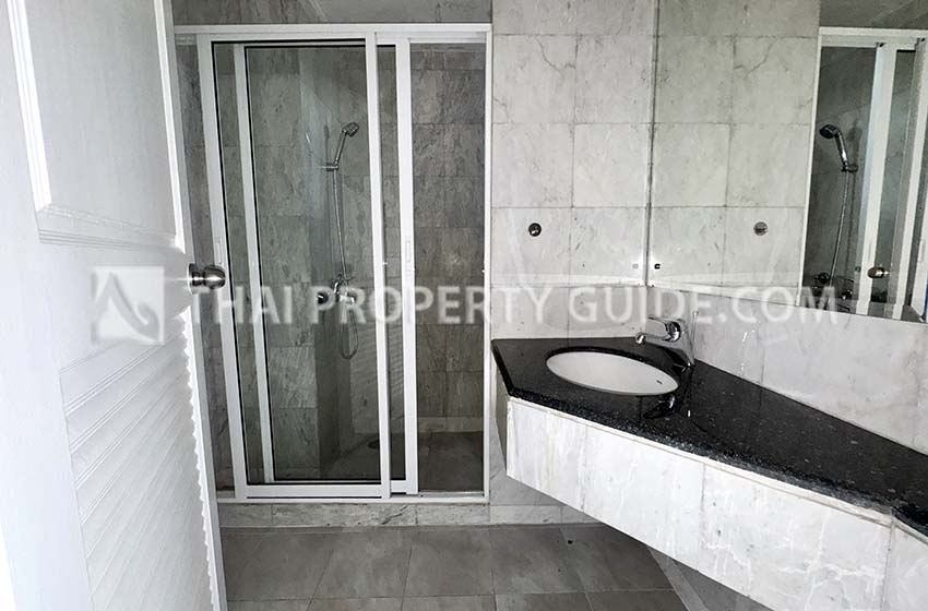 Apartment in Phaholyothin 